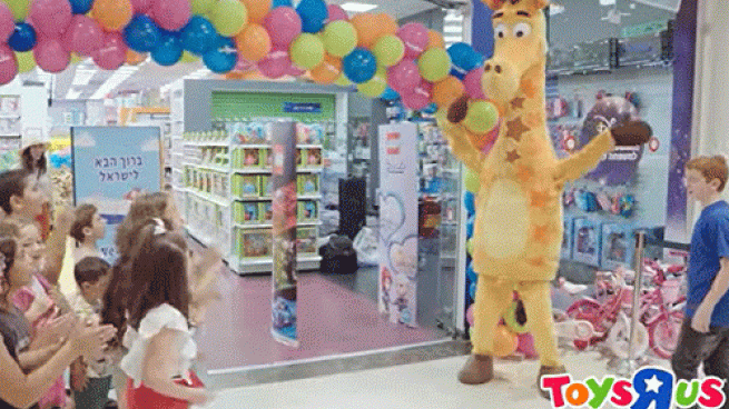 Toys “R” Us Geoffrey's World Tour YouTube series 