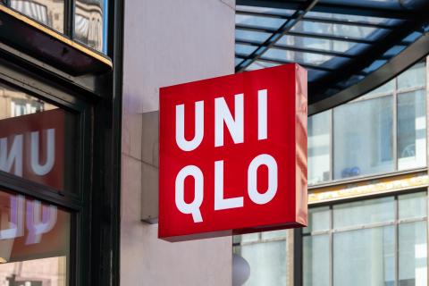 uiniqlo-sign